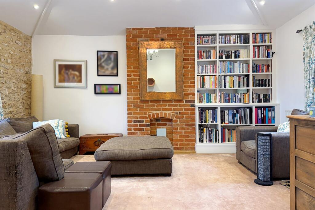 2-bed flat on Bridport, £335,000