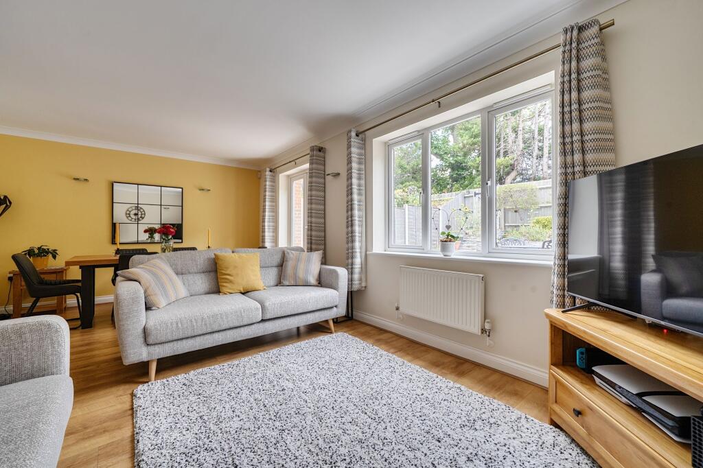 House in Finchampstead - View 4