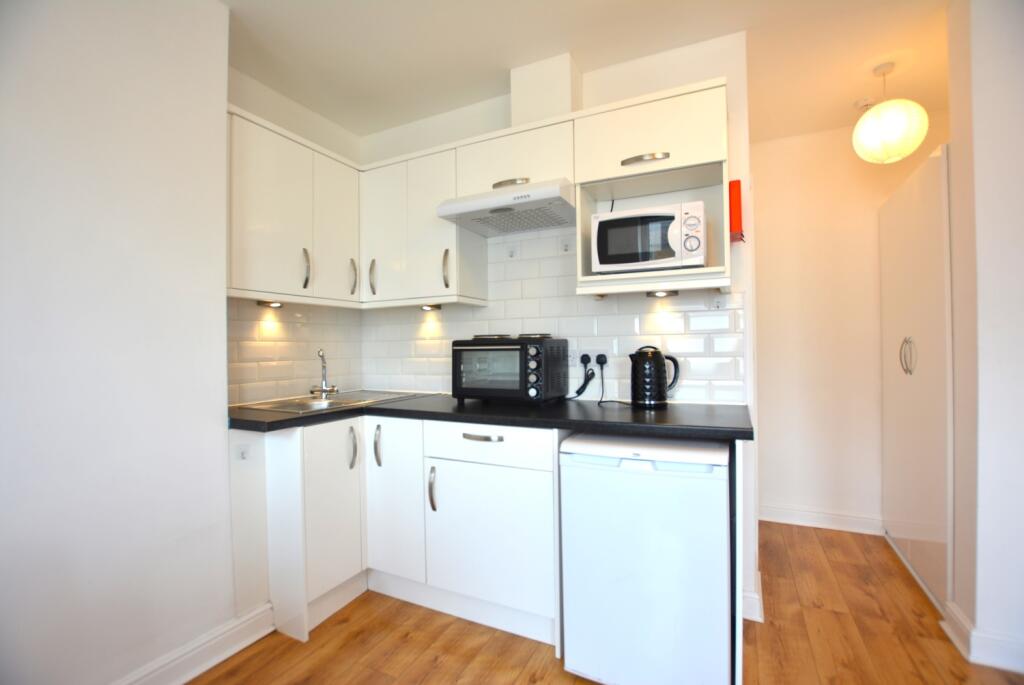 Apartment in Harrogate, Coppice Valley - View 5