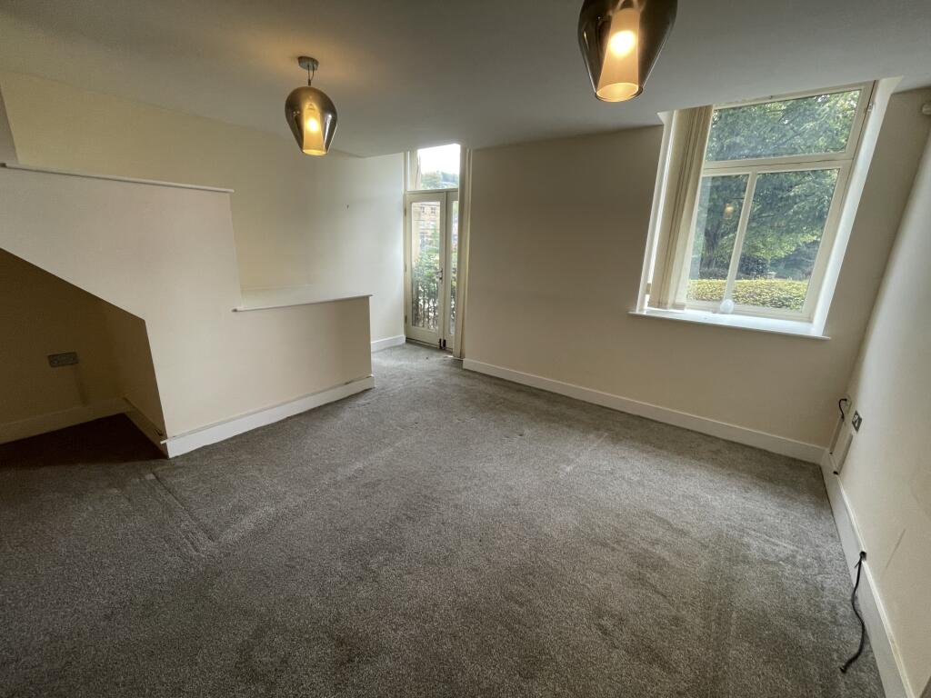 Apartment in Kirklees, West Yorkshire - View 5