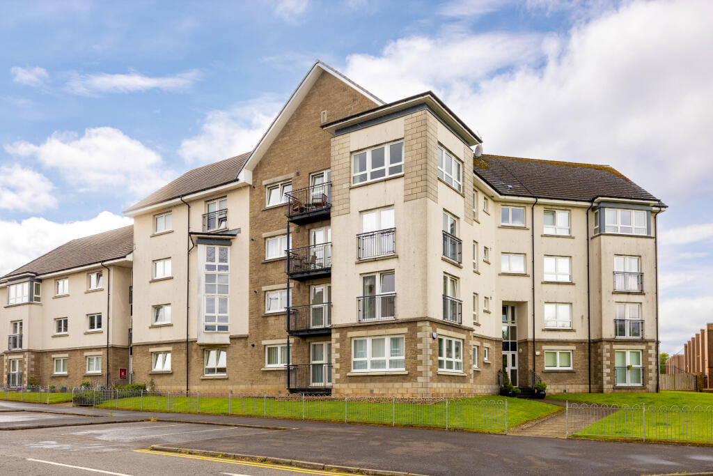 Main image of property: Denny Crescent, Dumbarton G82 1JL 