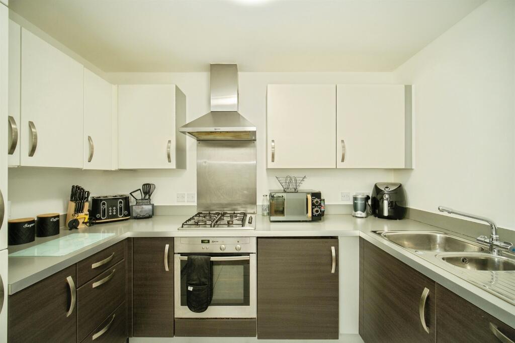 Skippetts Gardens, Basingstoke - View 2