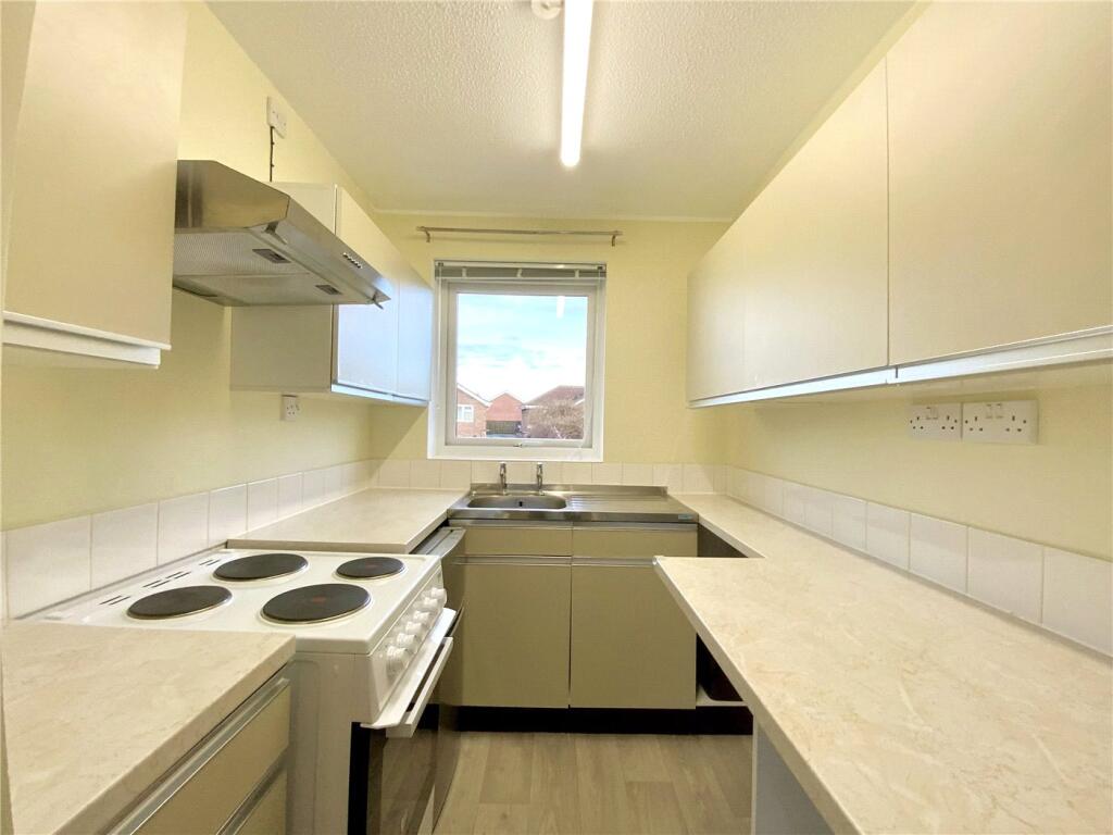Blenheim Drive, Christchurch, Dorset, BH23 photo 3