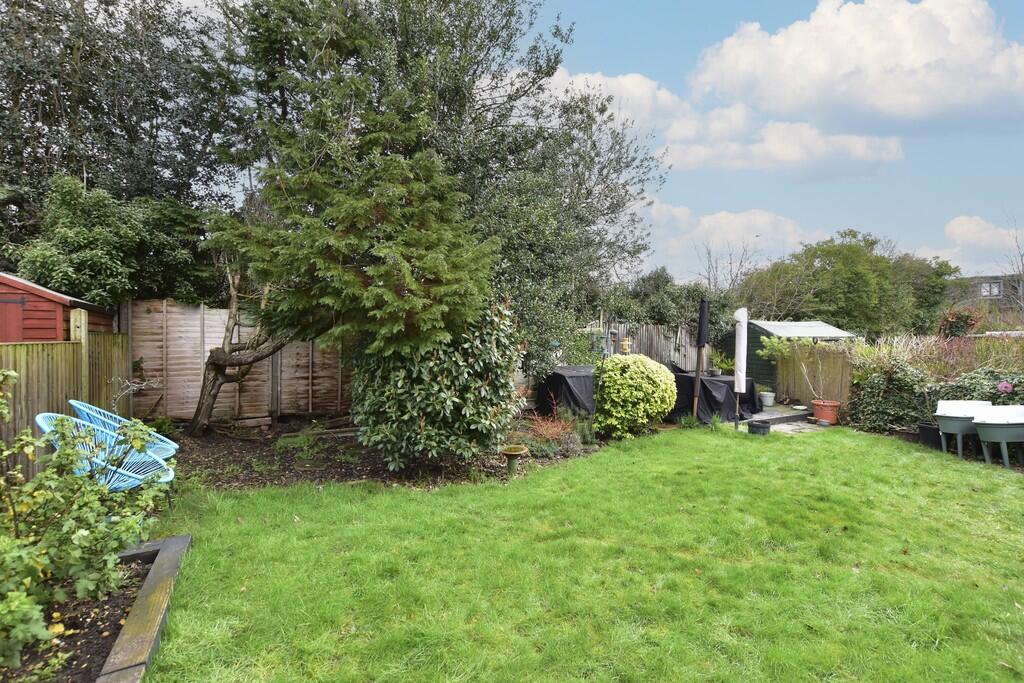 Apartment in Watford, Hertfordshire - View 2