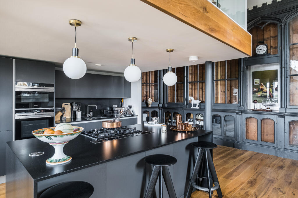 Apartment in London - View 2