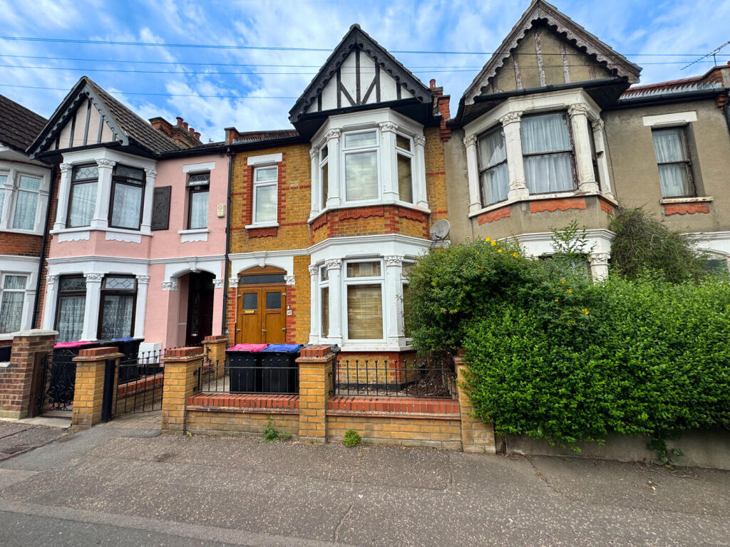 Main image of property: Westcliff Park Drive, Westcliff-On-Sea