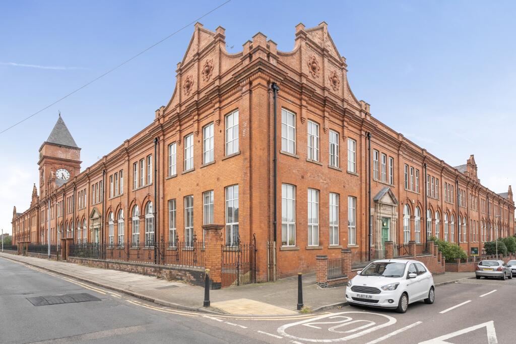 2-bed flat on Wheatsheaf Court, Leicester, LE2, £190,000