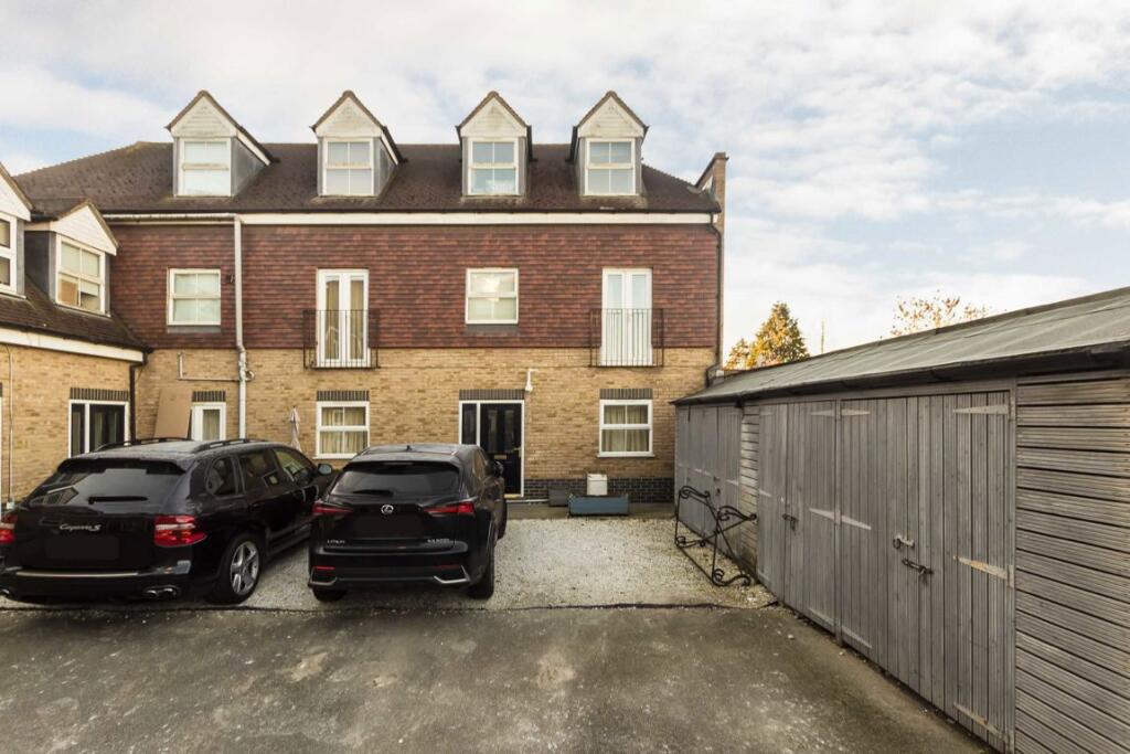 Main image of property: Lowndes Mews, Streatham