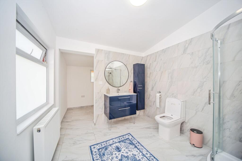 House in Southampton, Wimpson - More