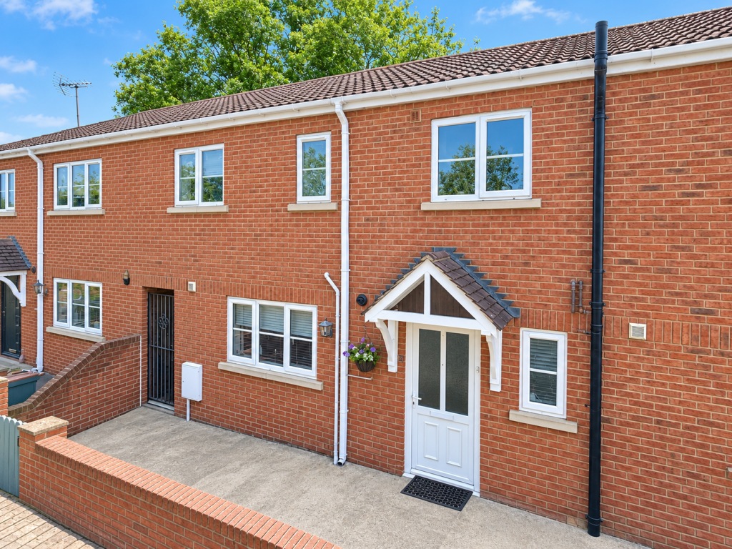 3-bed terraced on Beckside Close, Loftus, £155,000