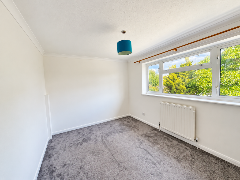 House in Maidstone, Staplehurst - More