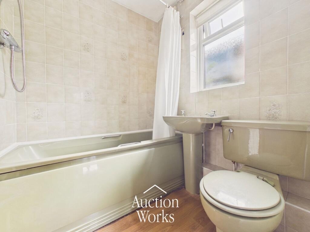 Apartment in Newcastle upon Tyne - View 5