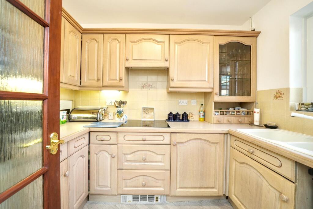 Beechurst Gardens, Albrighton, WV7 photo 2
