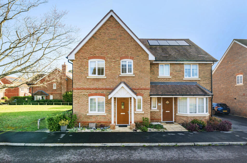 Main image of property: Cammell Close, Wokingham, Berkshire