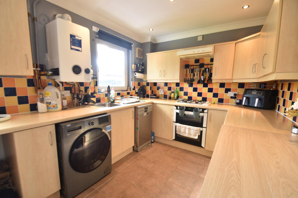 House in Edinburgh, West Lothian - More