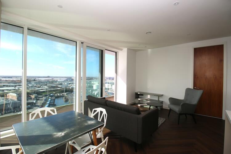 Apartment in Salford, Greater Manchester - View 3