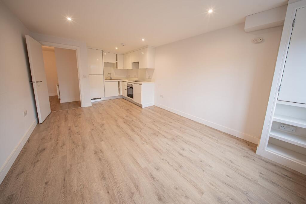 South Road, Haywards Heath, RH16 photo 3