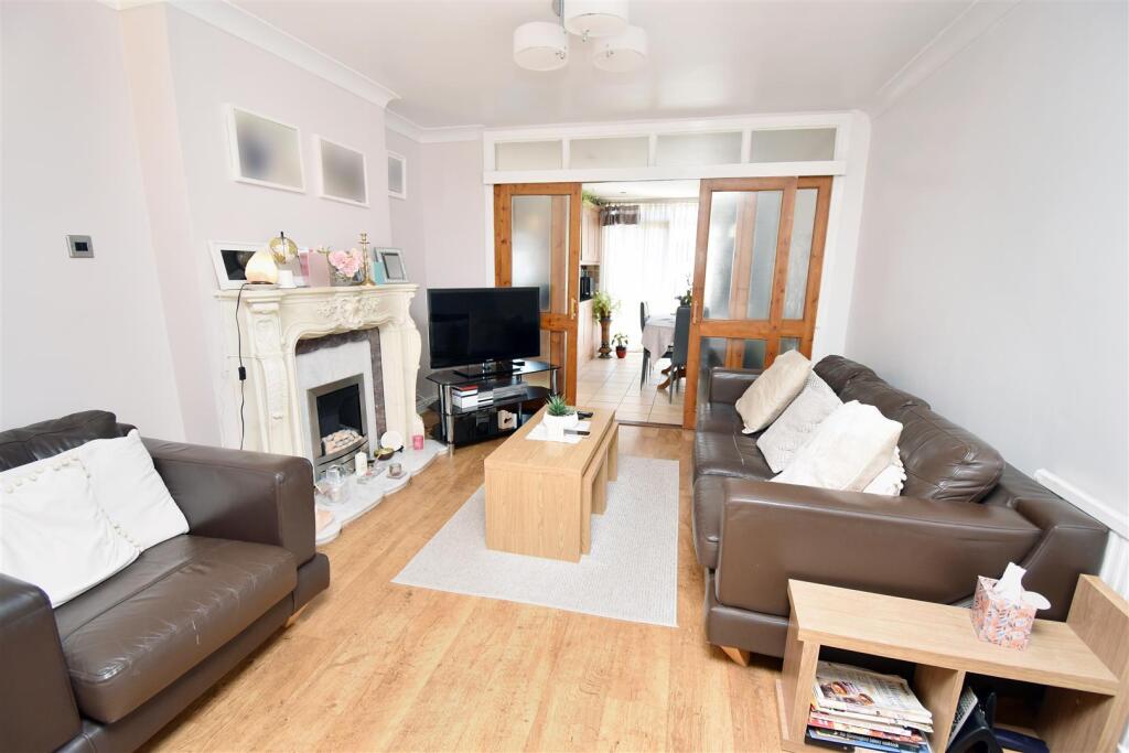 NN17, West Glebe Road, Corby photo 4