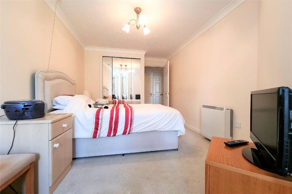 Apartment in Guildford - More
