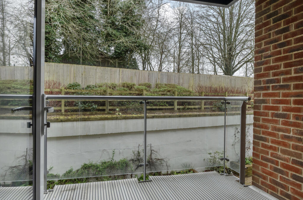 Wayfarer Place, The Dean, Alresford, SO24 photo 4