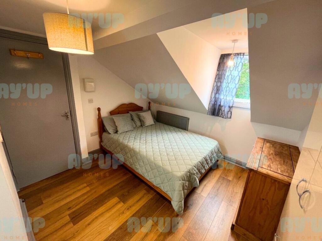 Main image of property: Room 8, 33 Kings Road, DN1 2LU