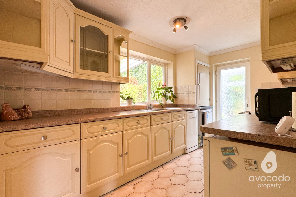 House in Basingstoke and Deane, Tadley - View 5