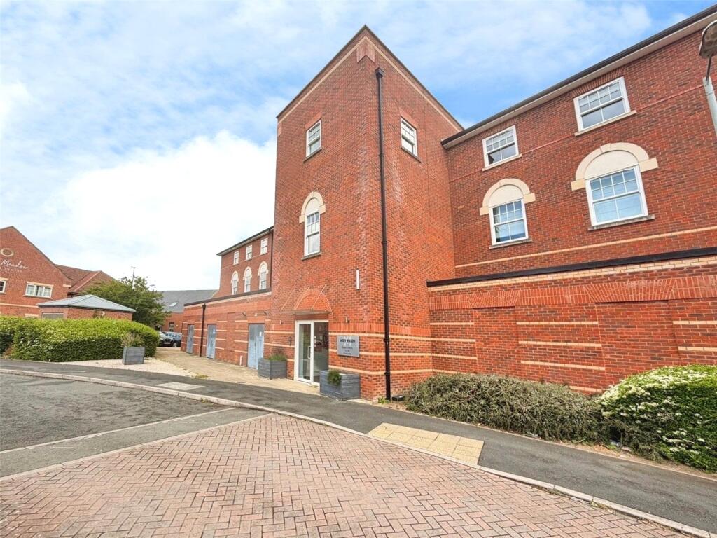 Main image of property: Alder Meadow, Warwick, Warwickshire