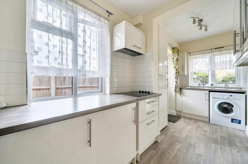 House in Wokingham - View 5