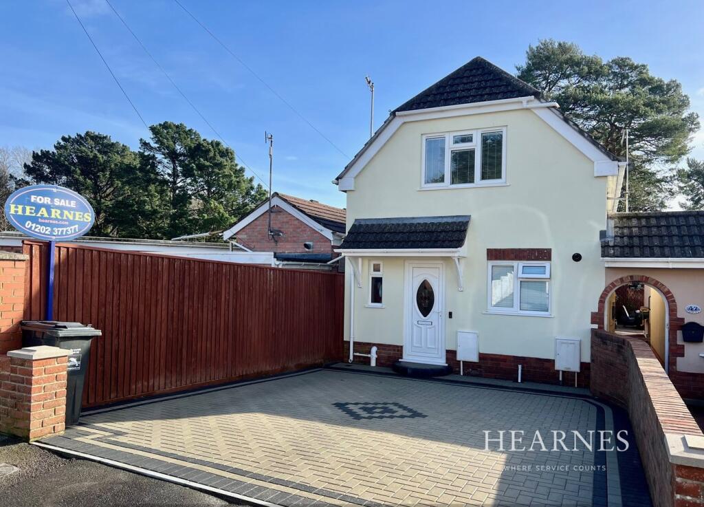 Guest Avenue, Branksome, Poole, BH12