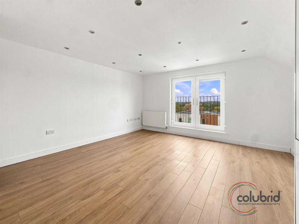 Apartment in Thurrock, Essex - View 3