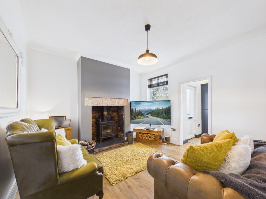 House in Chesterfield, Derbyshire - View 5
