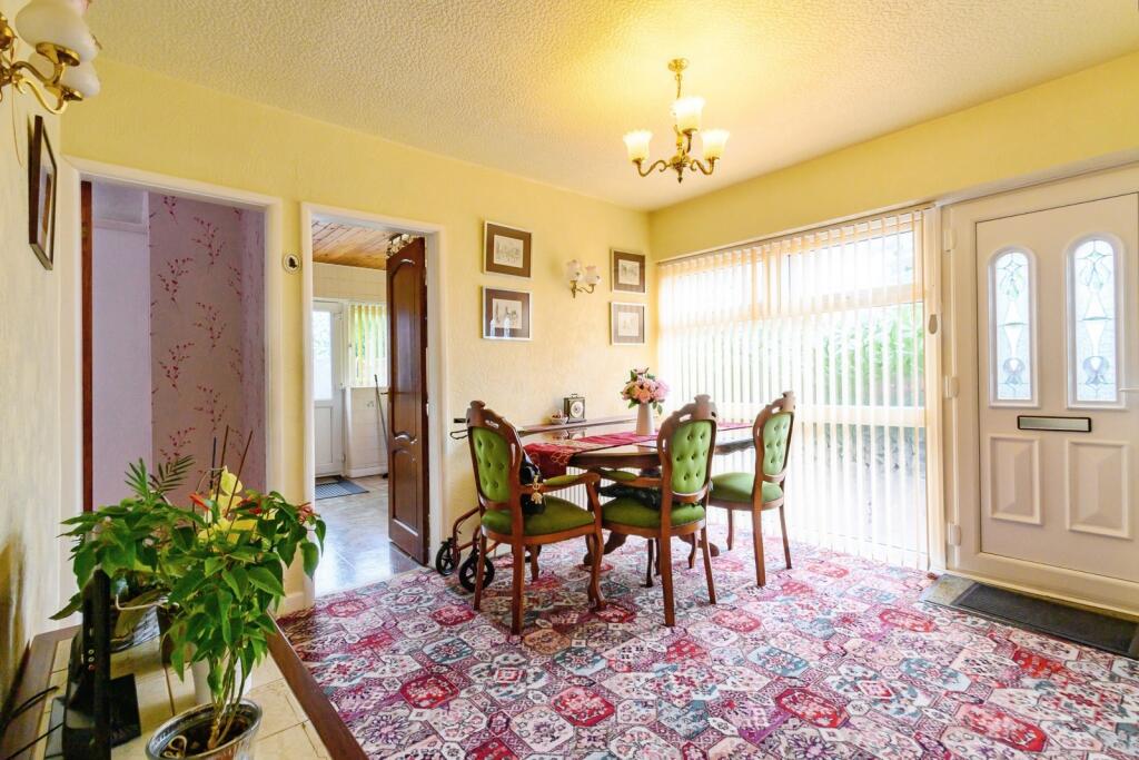 Burnley Road, Walmersley, Bury, Greater Manchester, BL9 photo 3