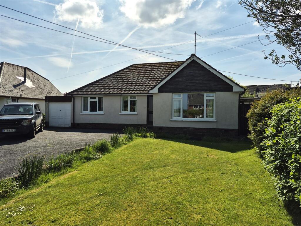 Yelland Road, Fremington photo 3