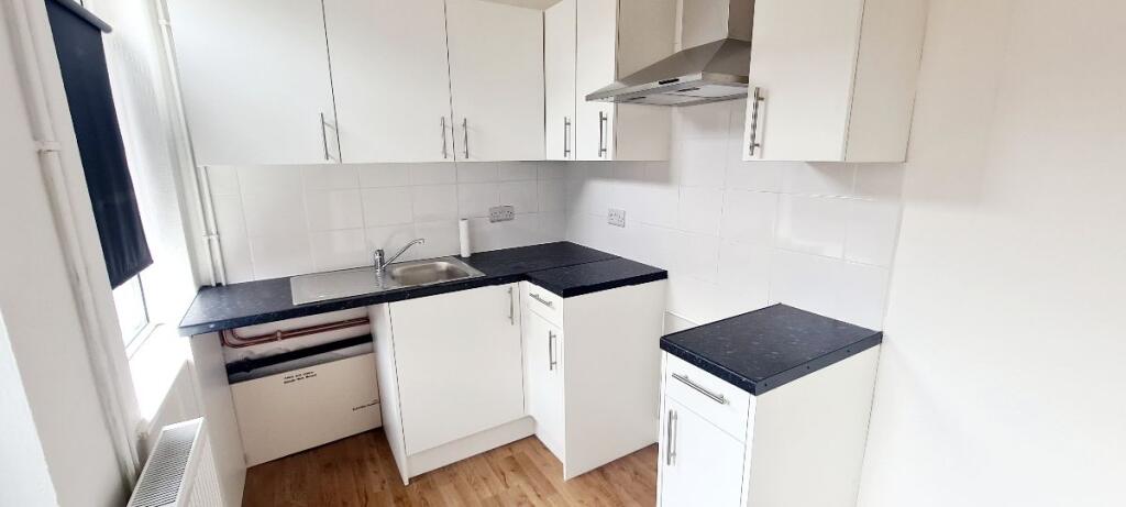 House in Worksop, Kilton - More
