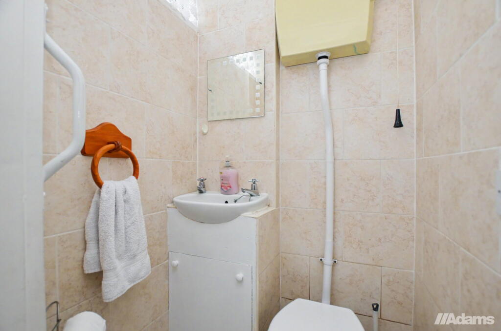 House in Runcorn, Halton Brook, Grange - More