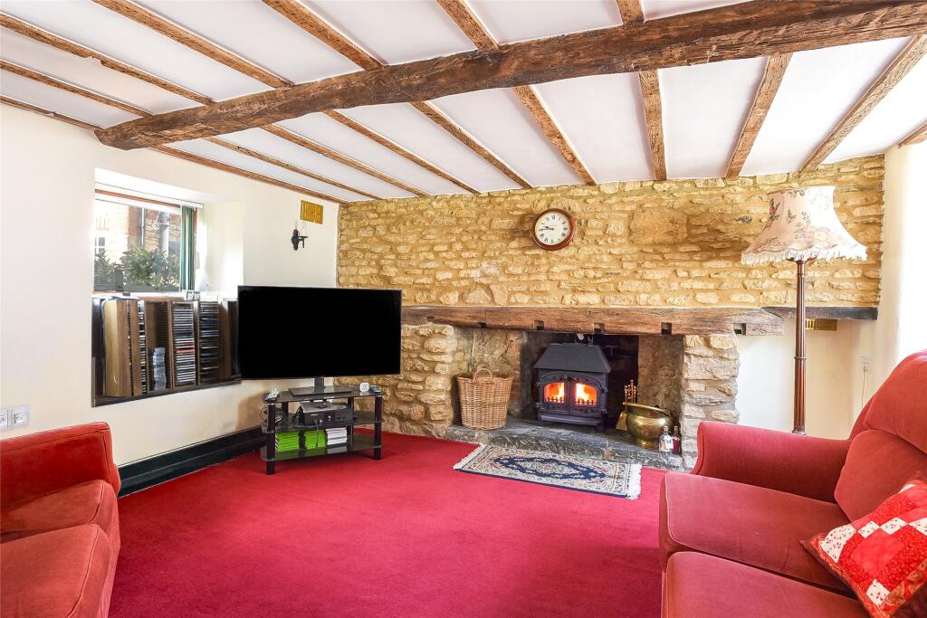 High Street, Harrold, Bedfordshire, MK43 photo 3