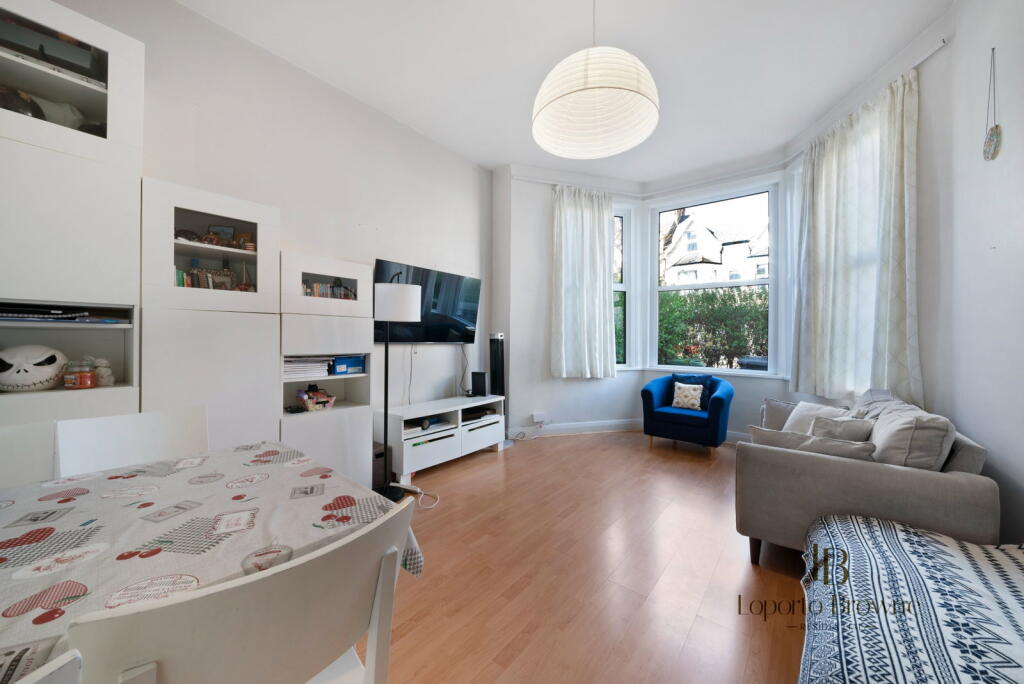 Apartment in London - More