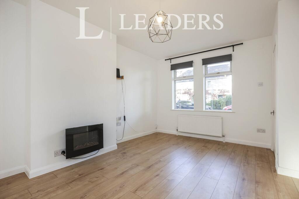 House in Warwick, Woodloes Park - View 5