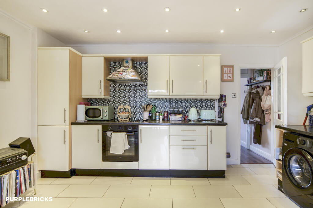 House in London - View 5