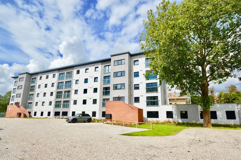 1-bed apartment on Flitch End, Braintree, CM7, £157,500