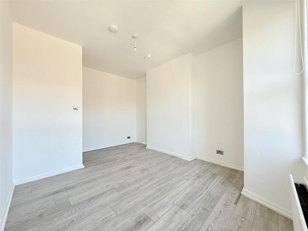 Apartment in Coventry, Spon End - View 3