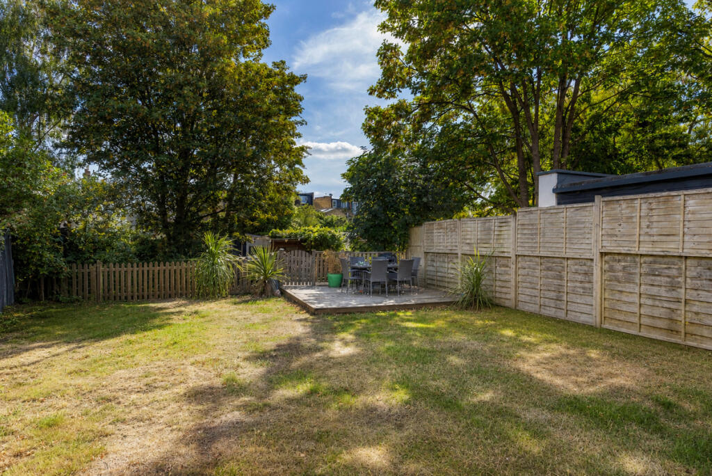 House in London, Worton - View 4