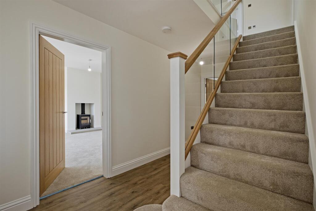 House in Bradford - View 3