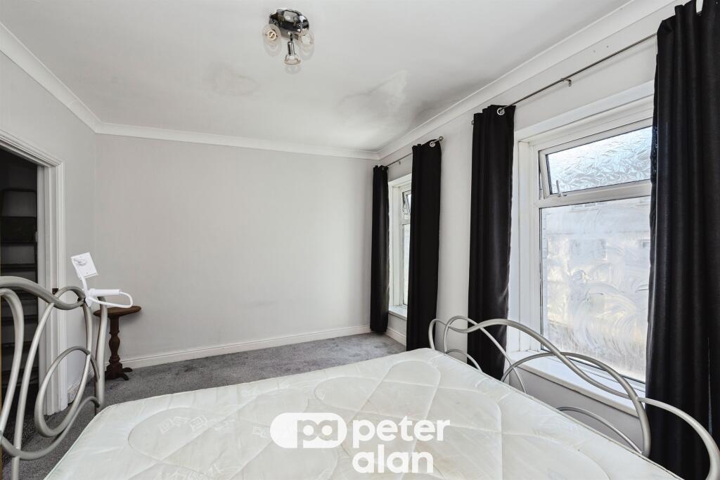 House in Swansea, Briton Ferry - More