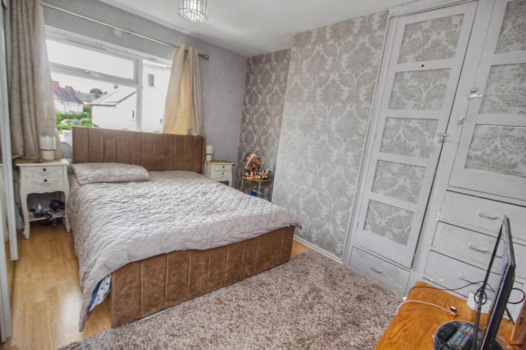 House in Northampton, Kingsthorpe - More