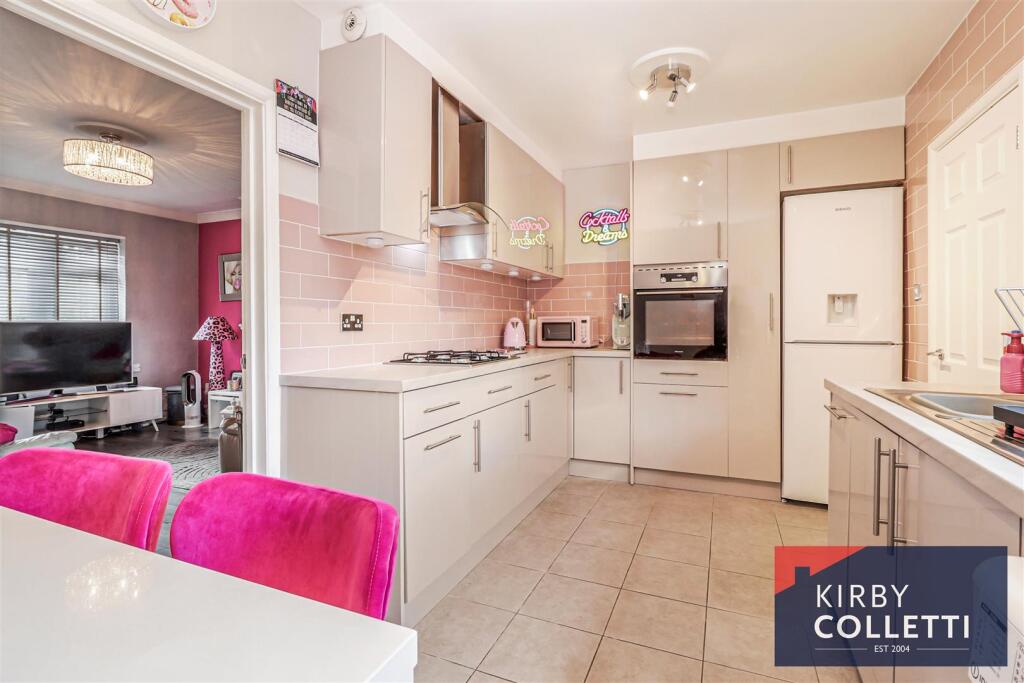 House in Broxbourne, High Leigh Garden Village - View 4