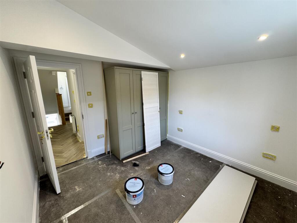 2 bedroom maisonette for rent
