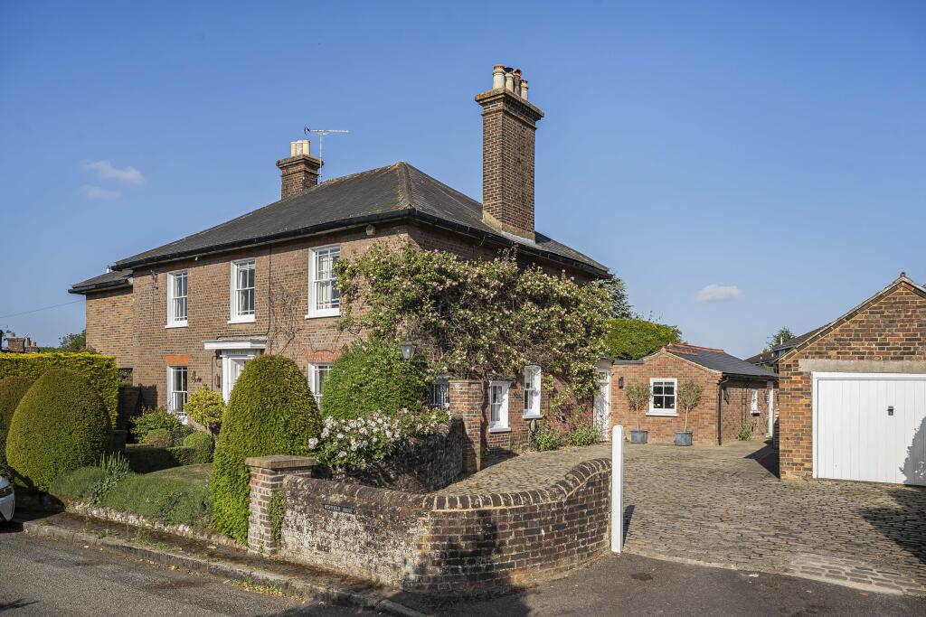 Main image of property: River Hill, Flamstead, St. Albans, AL3