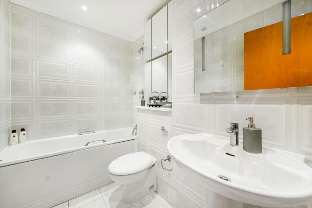 Apartment in London - More