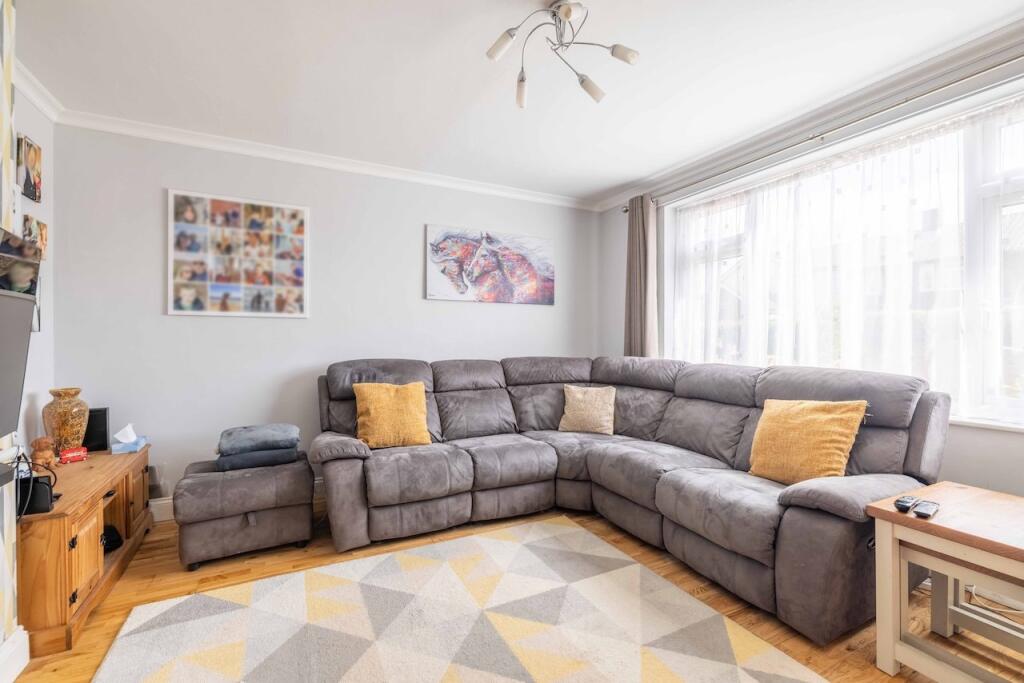 Magpie Way, Slough, SL2 photo 4